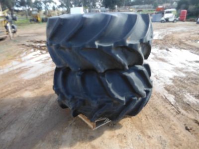 Tractor rims and tires (D000463)