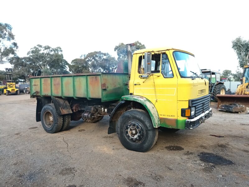 Ford D Series Tip Truck (JJ01428)