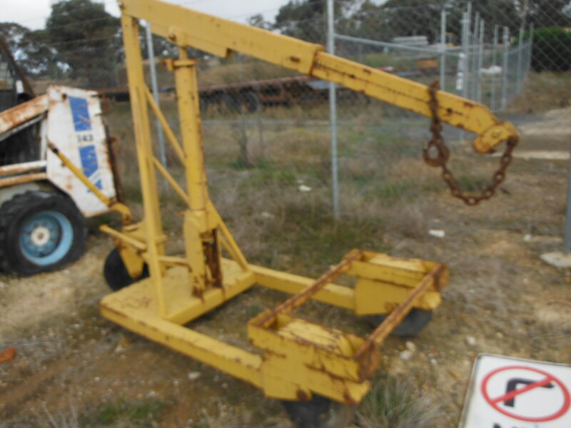 Hand crane (LOT 3)