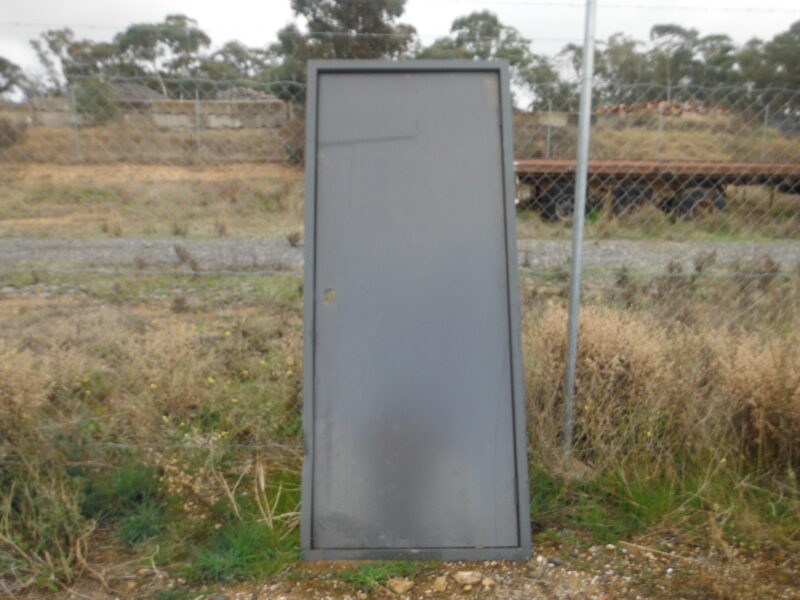 Shed door 2 (Lot 19)