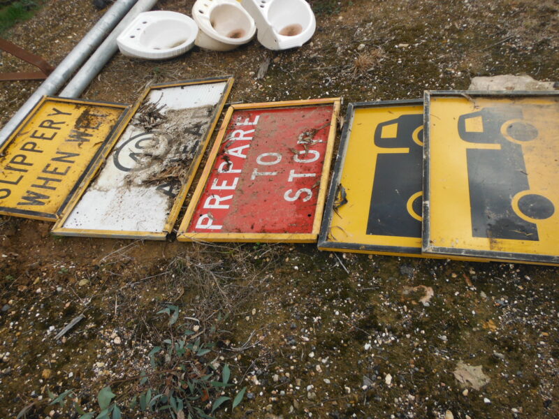 Signs 4 (Lot 23)