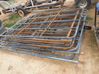 Truck gates (Lot 104)