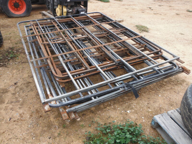 Truck gates (Lot 104)