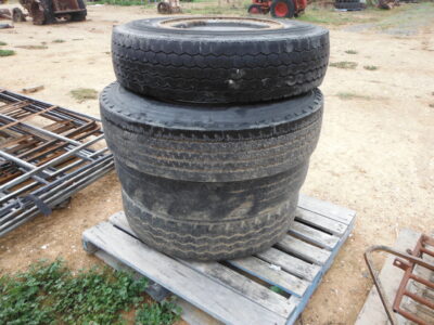 Truck rims 1 (Lot 105)