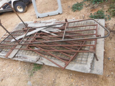 Stock crate gates (Lot 106)