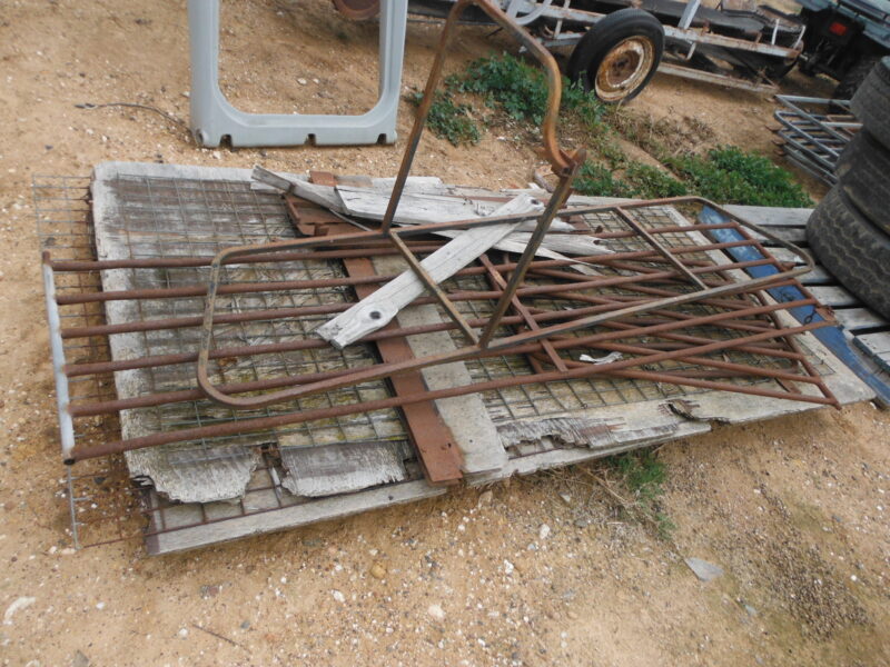 Stock crate gates (Lot 106)