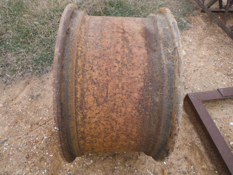 Tractor rim 2 (Lot 112)