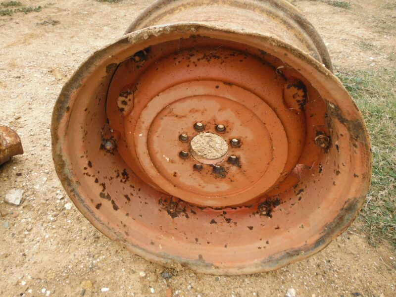 Tractor rim 2 (Lot 112)