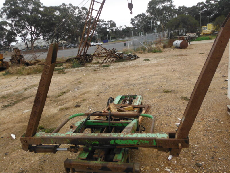 Tractor forklift (Lot 132)