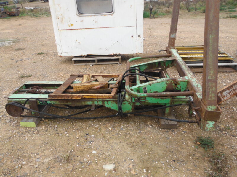 Tractor forklift (Lot 132)