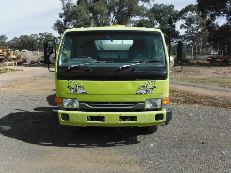 Nissan UD Mini mix Cement mixer (D01005)