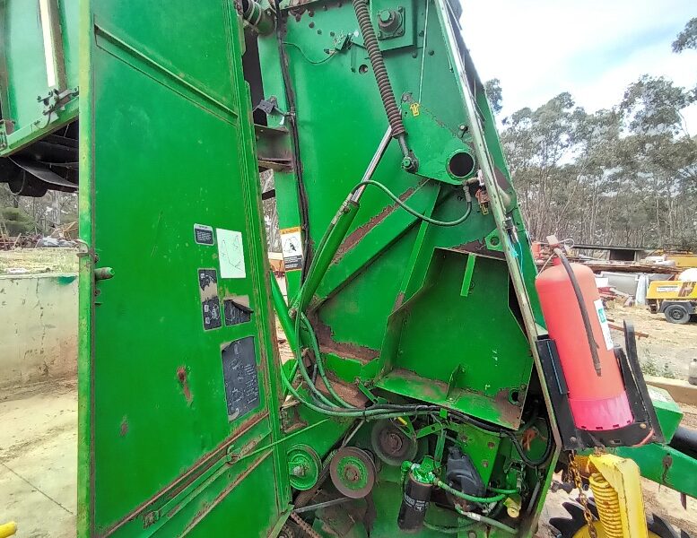 John Deere 435 Round Baler (JJ01470)