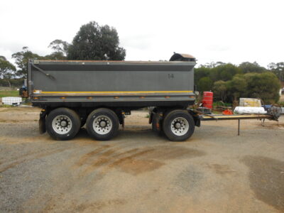 2012 Tipper (D01009)